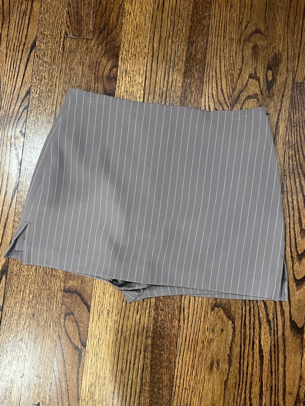 Express Taupe Pinstripe Skort